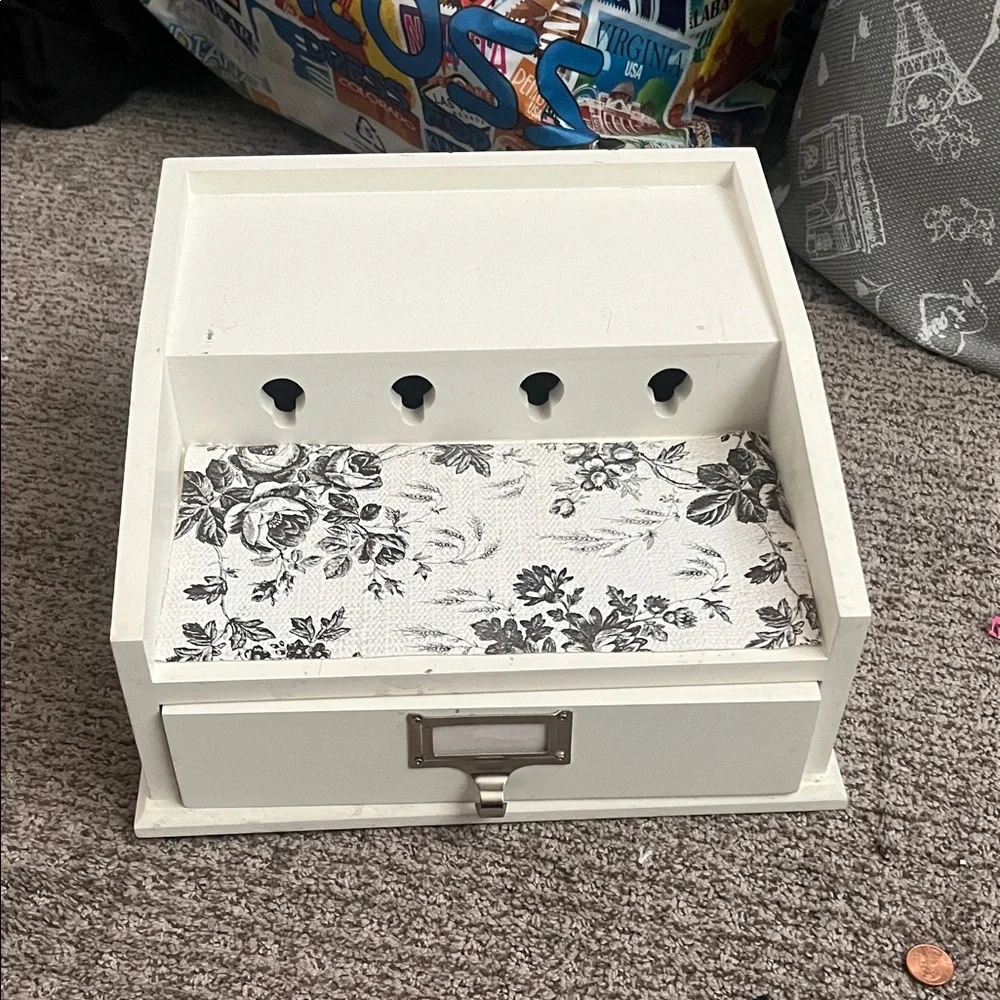 White Floral Desk Organizer